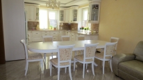 Столы и стулья в тон кухни на заказ/Новости/Верона